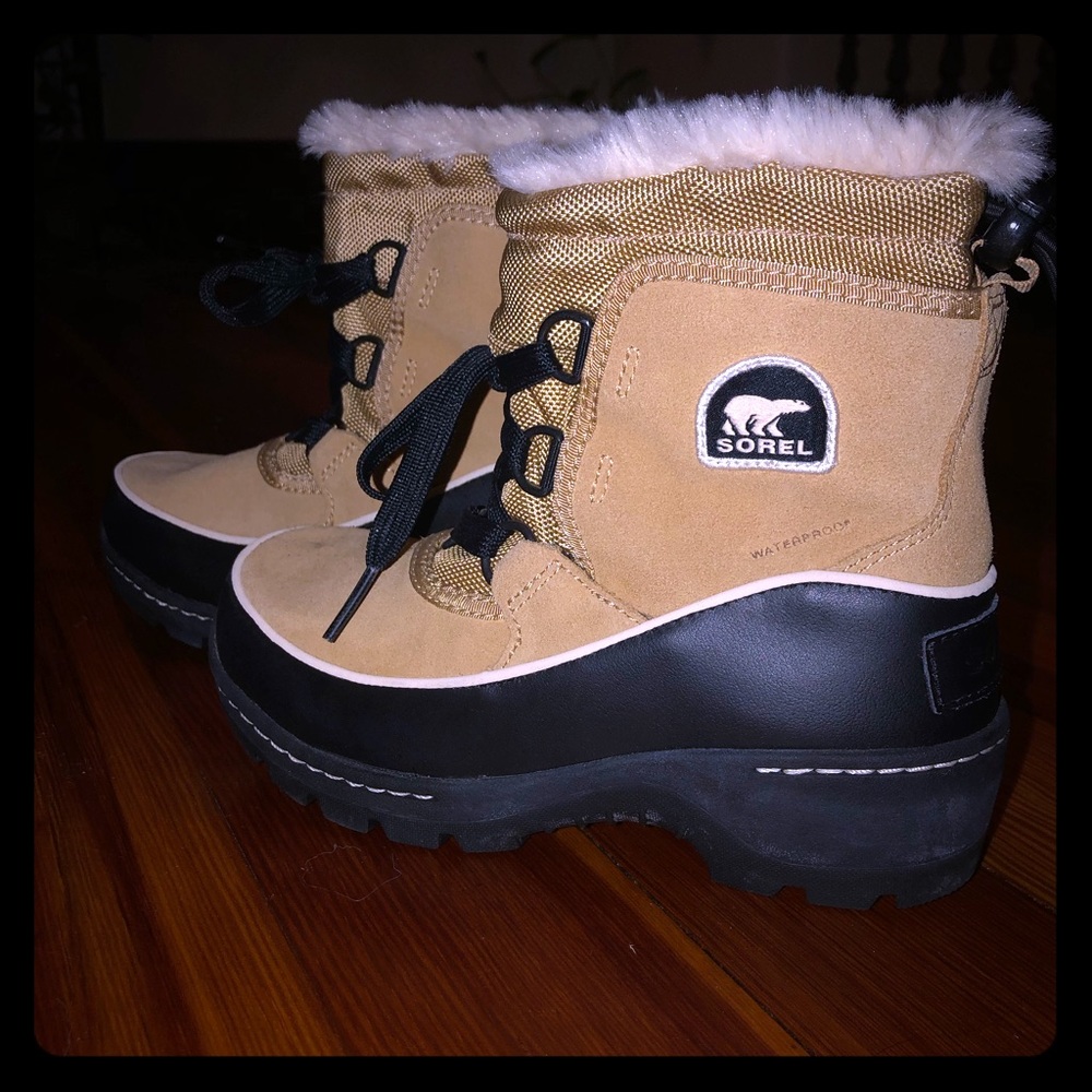 SOREL BOOTS!